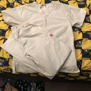 Dickies scrubs like new khaki color size small